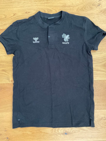 Tom Cruse - Wasps Rugby Collarless Polo Shirt [Black]
