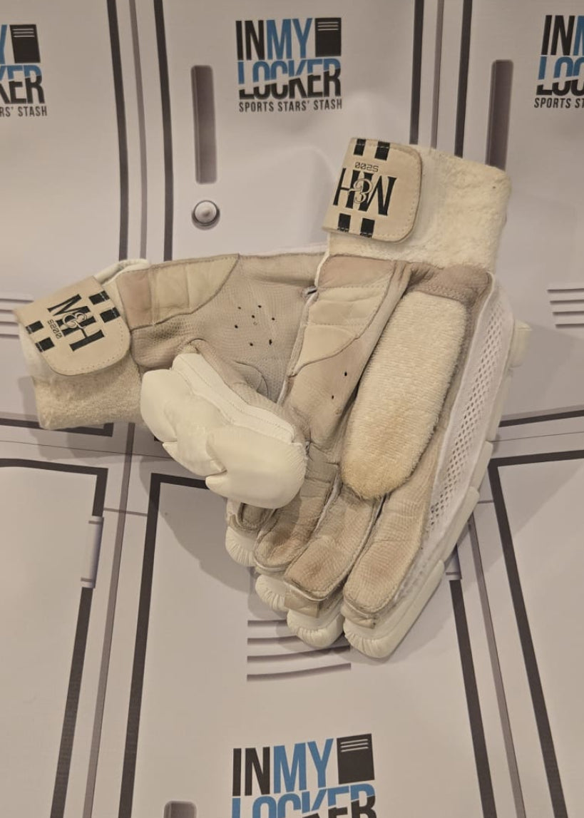 Millichamp & Hall Somerset Player Worn Right Hand S200 Batting Glove [White]