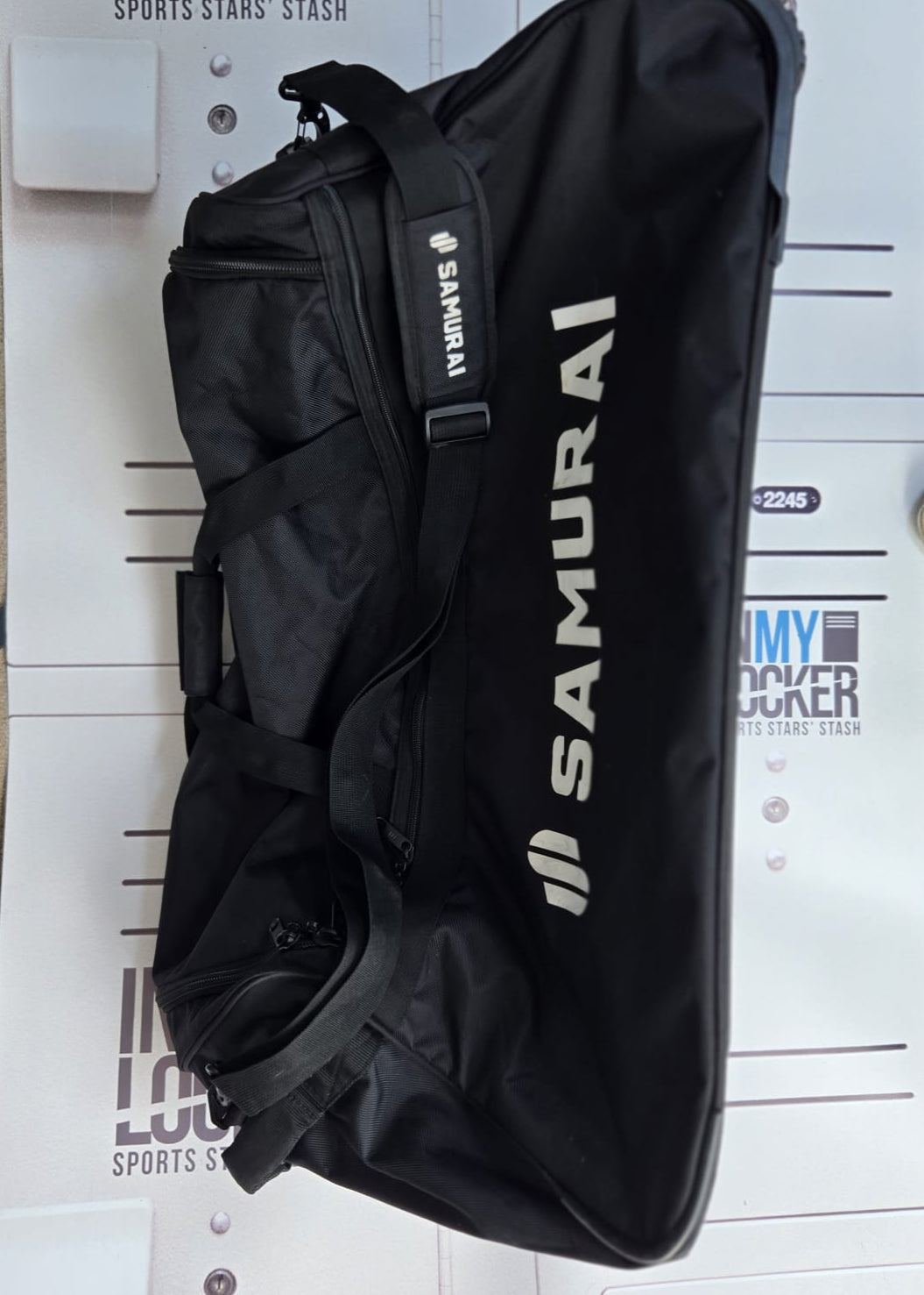 Samurai - Medium Wheeled Holdall [Black]