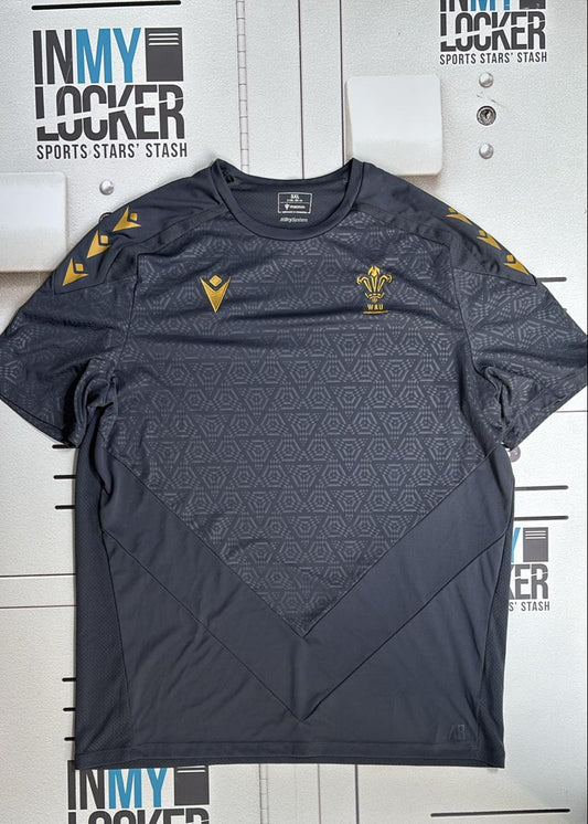 Wales Rugby - Initialled Squad Gym Shirt [Black]