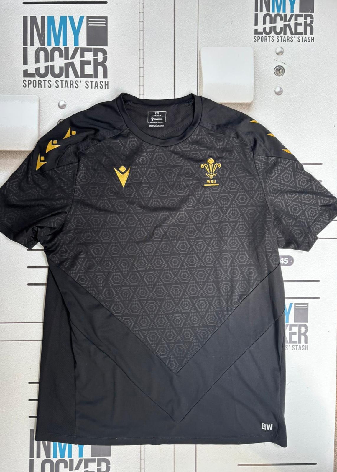 Wales Rugby - Initialled Squad Gym Shirt [Black]