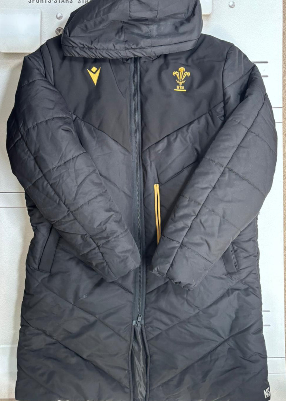 Wales Rugby - Initialled Padded Sub Rain Jacket [Black]